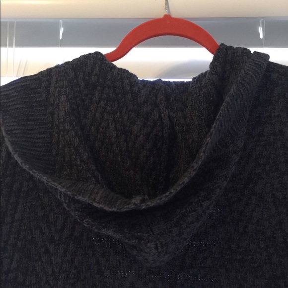 Long gray cardigan with hood. - Picture 5 of 5